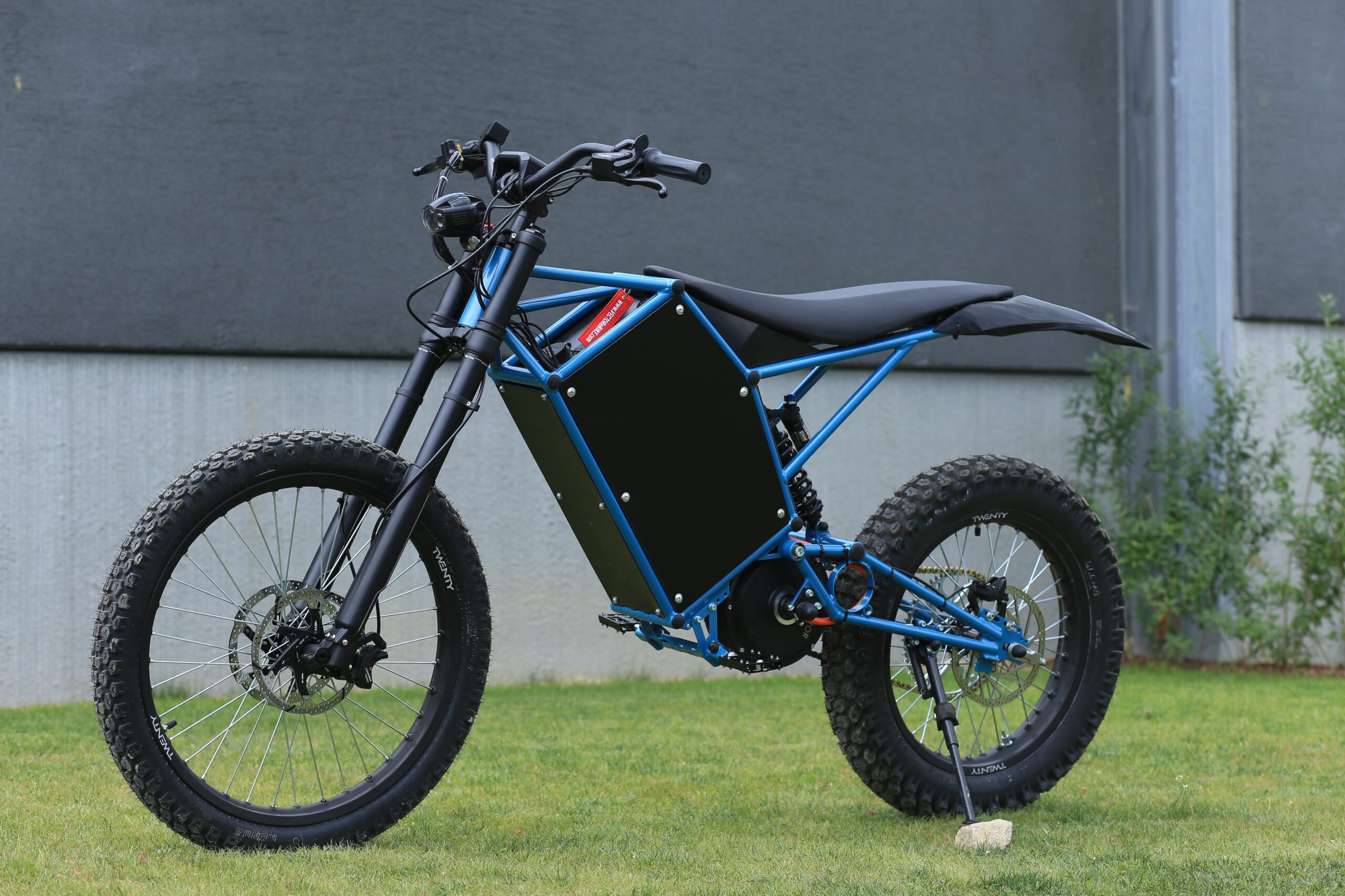 Erleben Sie Komfort und Bequemlichkeit: Das U2 Pendler Tiefeinsteiger E-Bike von iScooter